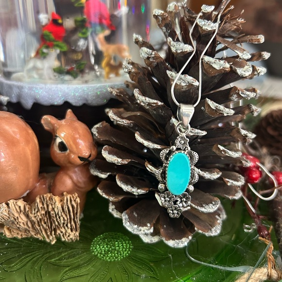 925 Sterling oh so pretty Kingman turquoise necklace - Picture 6 of 7